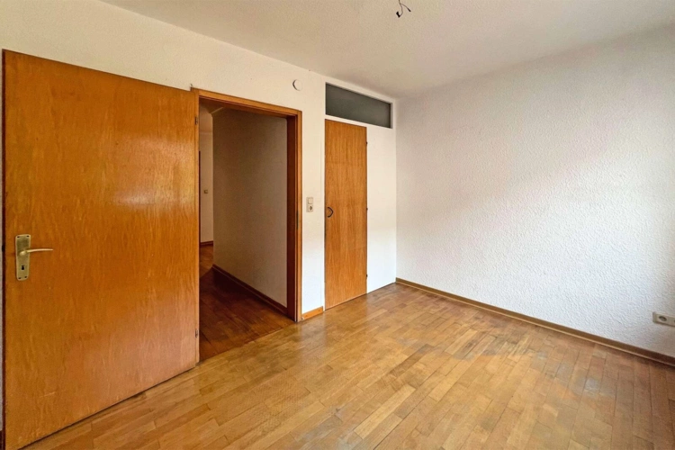 Büro oder Ankleidezimmer
