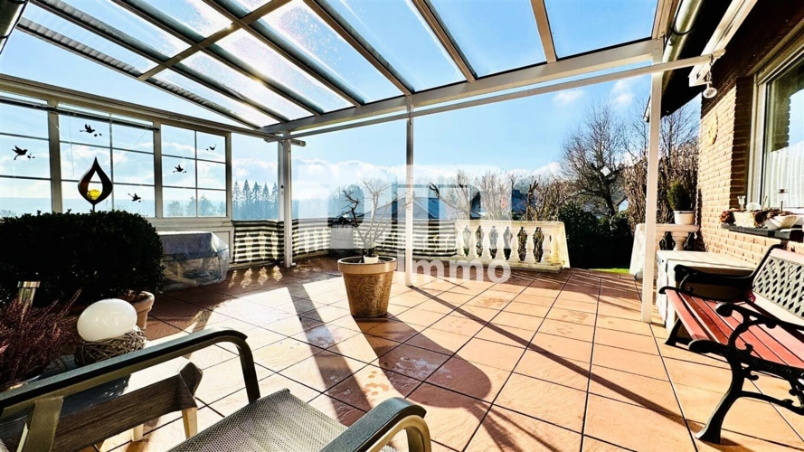 EG Terrasse / Überdachung / 2x Zugang