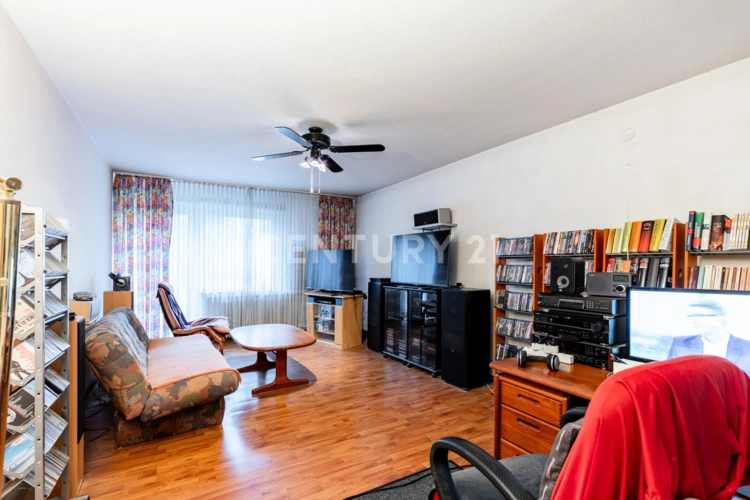 2.OG rechts Wohnzimmer