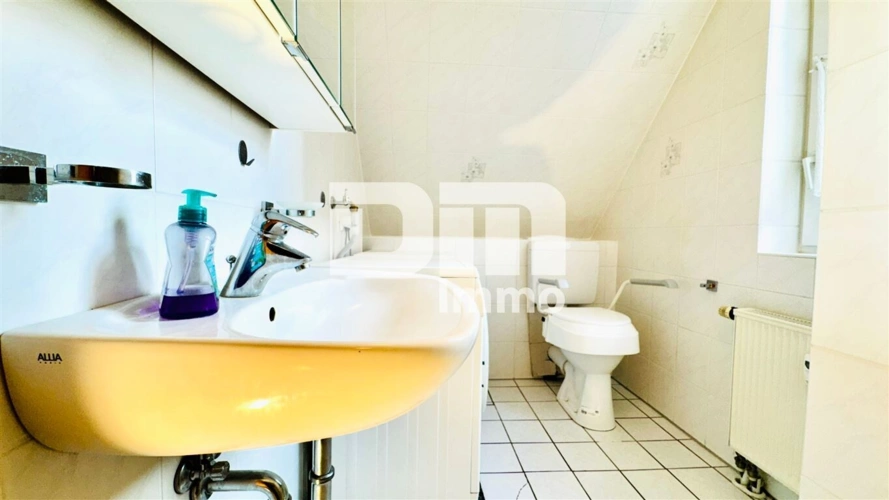 WC getrennt / Waschmaschine / Trockner