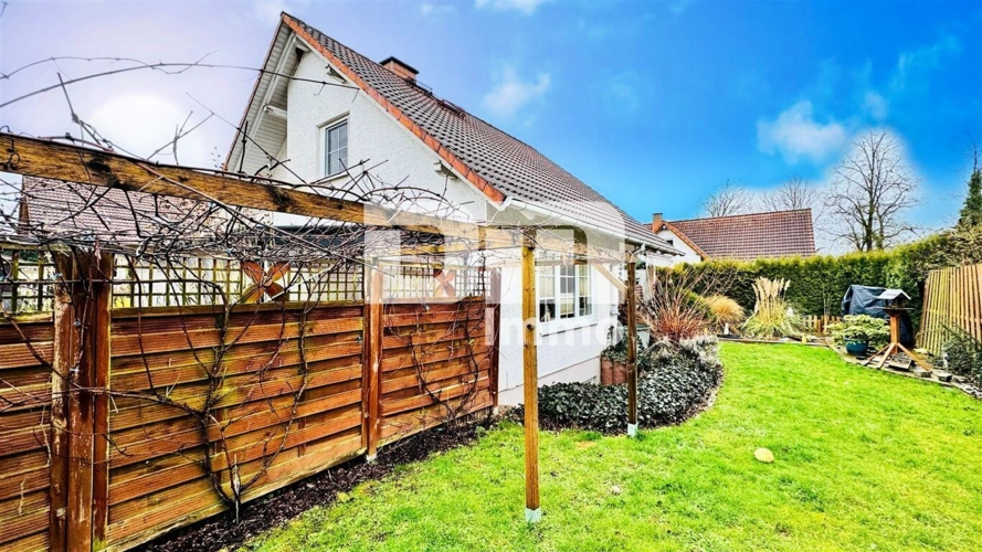 Gartenbereich 2 klein neben dem Haus