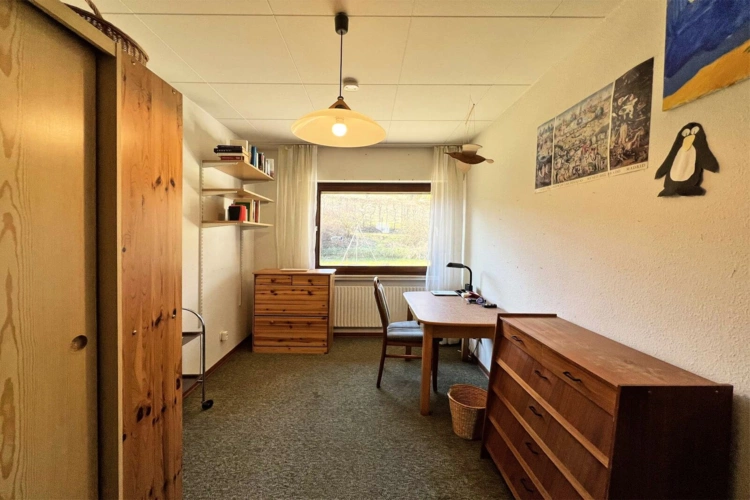 weiteres helles Kinderzimmer