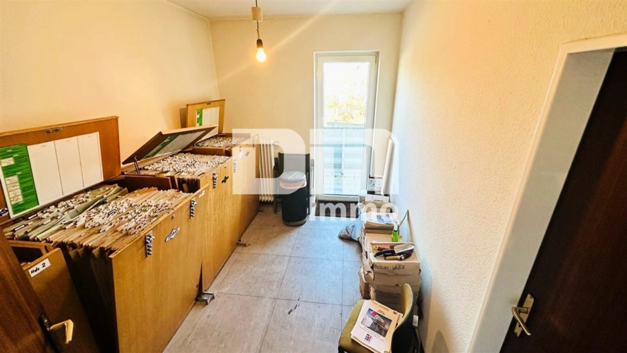 2.OG Zimmer 1 / Büroraum 1 / Zugang Balkon