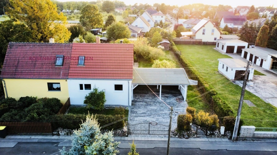 Luftaufnahme Vorderansicht Haus