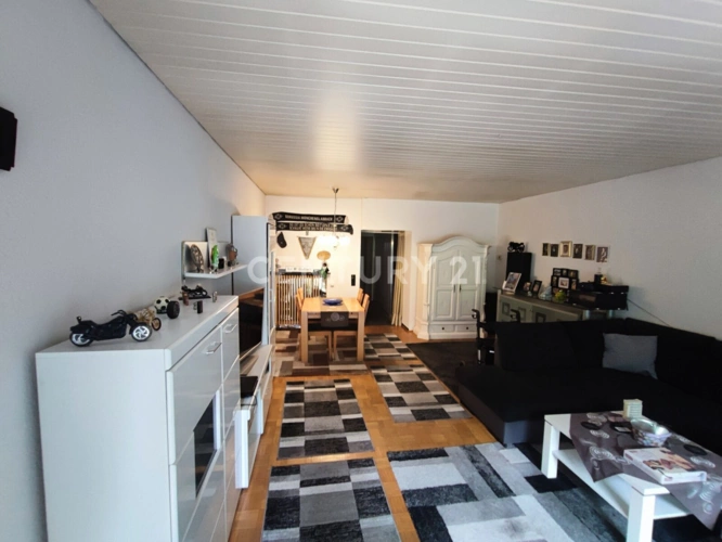 Wohnzimmer mit Blick zur Diele