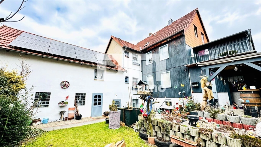 Rückansicht / Gartenbereich / Terrasse überdacht