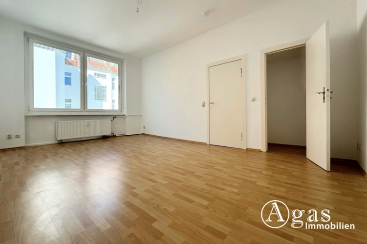 Wohn-/ Schlafzimmer