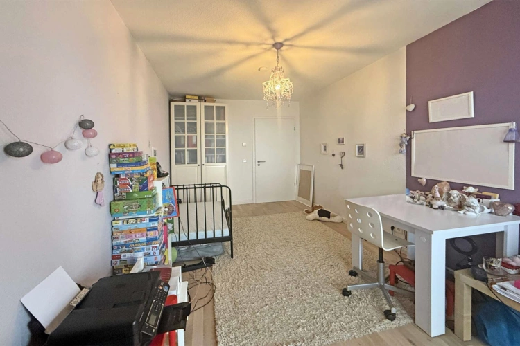 Weiteres helles Schlafzimmer