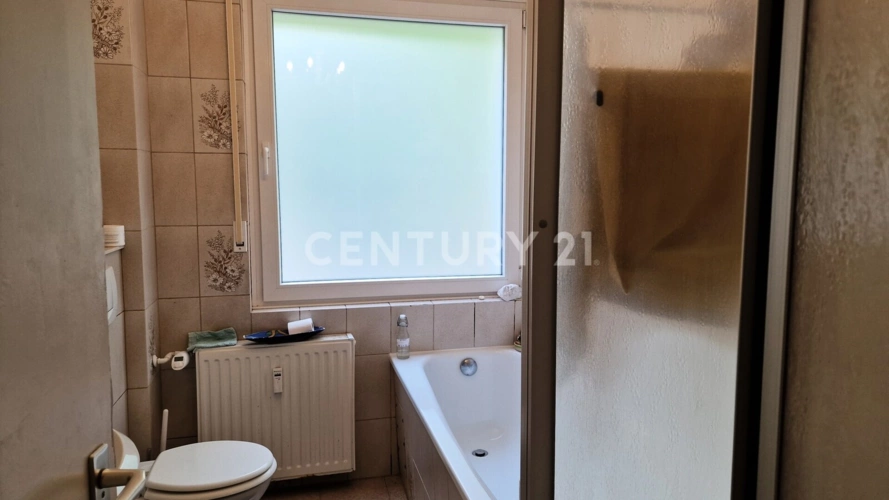 EG links Badezimmer