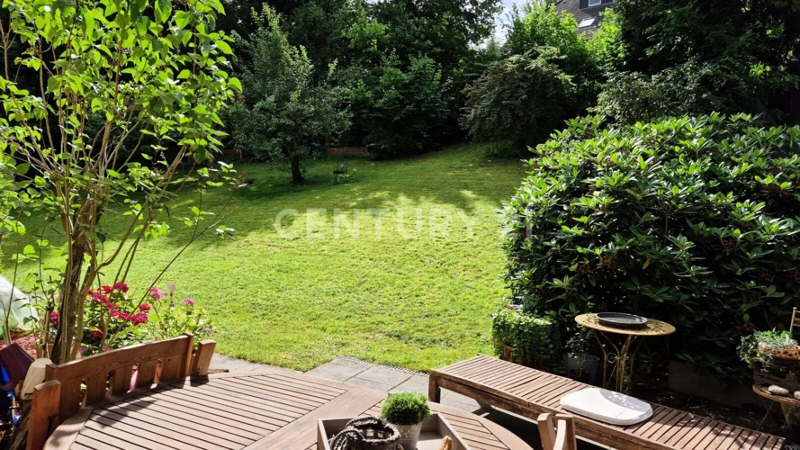 EG rechts Terrasse & Garten