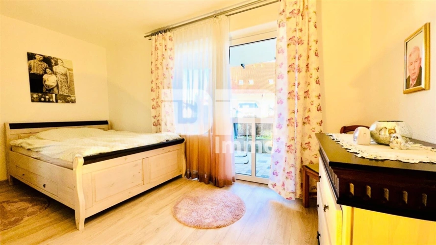 Souterrain Schlafzimmer / Zugang Terrasse