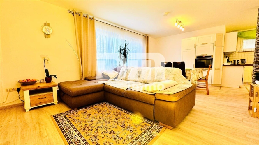 Souterrain rechts Wohn / Esszimmer
