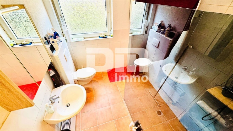 EG Badezimmer / Dusche WE1