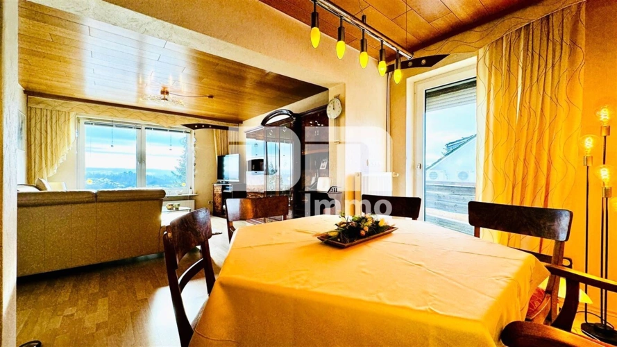 EG Wohn / Esszimmer mit Zugang zum Balkon