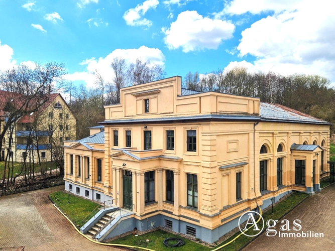Wohn- und Geschäftshaus