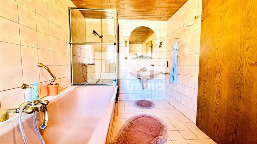 OG Gebäudeteil 1 / Bad / Dusche / Wanne