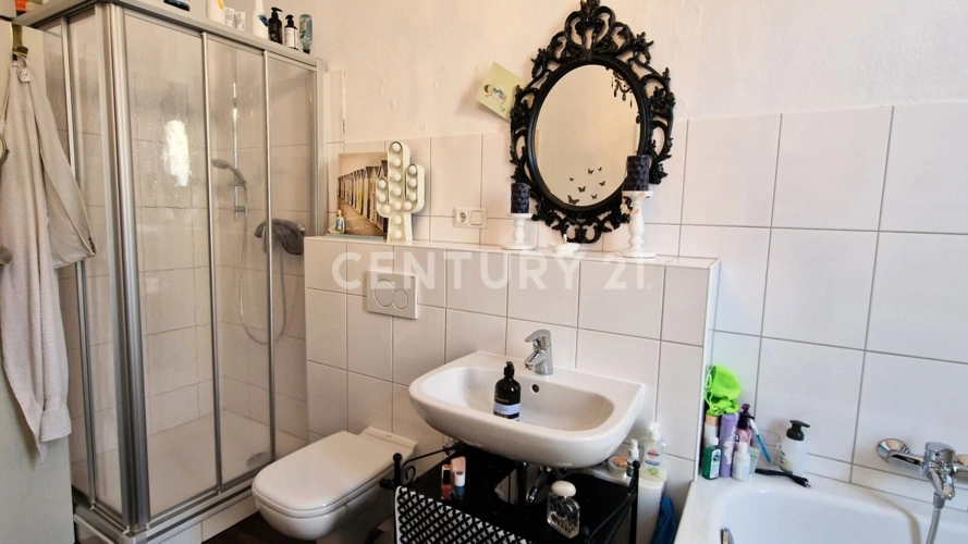 1. OG links Badezimmer