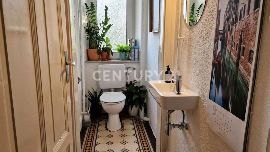 1. OG rechts Toilette