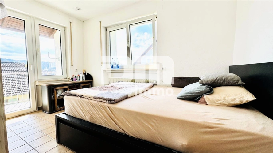 1.OG Schlafzimmer 1 / Kinderzimmer / Zugang Balkon