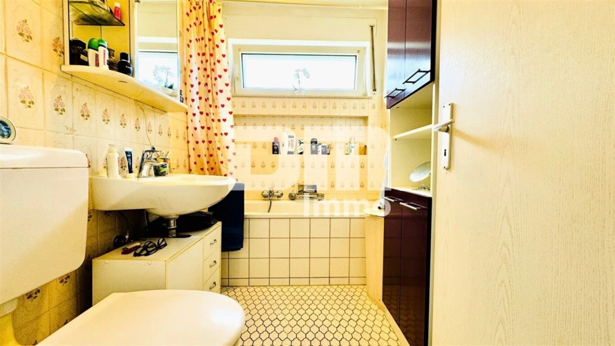 EG Badezimmer / Badewanne