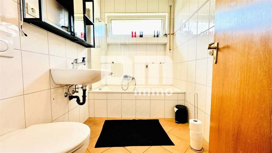 1.OG Badezimmer / Badewanne