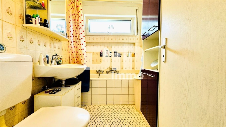 EG Badezimmer / Badewanne