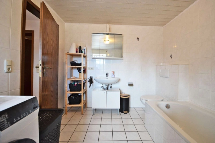 Badezimmer links