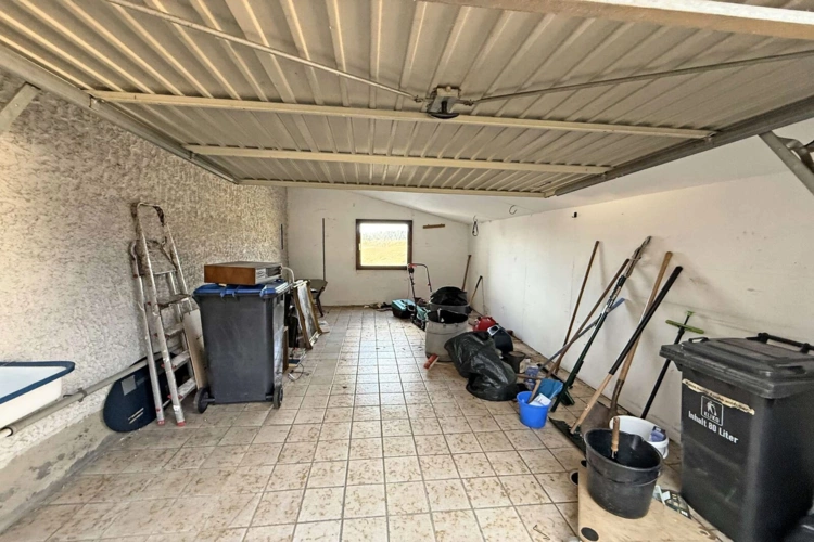 Garage mit Tageslicht, Wasser und Strom