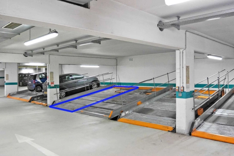 Tiefgaragenstellplatz