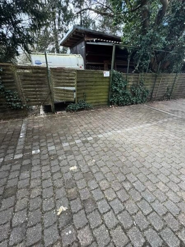 22 Parkplatz
