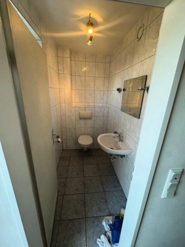 11 Gäste WC