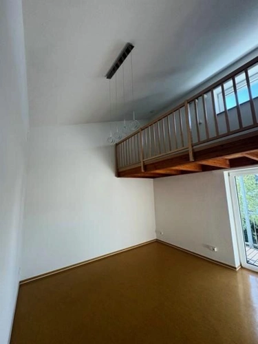 34 Zimmer OG mit Galeria und Balkon