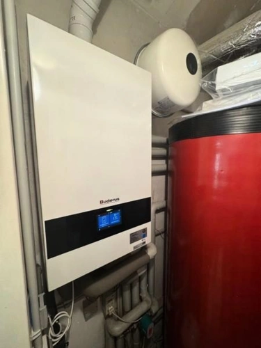 35 Technikraum Heizung Gasbrennwerttherme