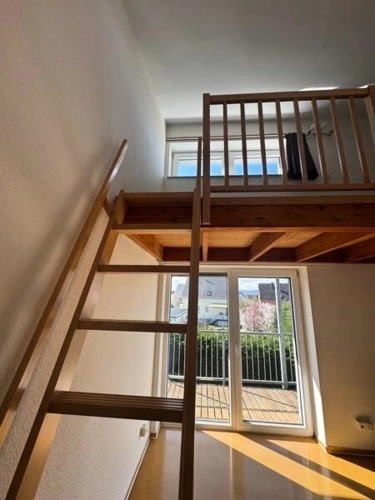 33 Zimmer 2 OG mit Galeria und Zugang zum Balkon