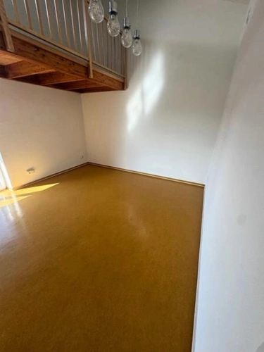 30 Zimmer OG mit Galeria und Balkon