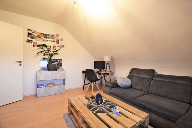 Wohnzimmer DG rechts
