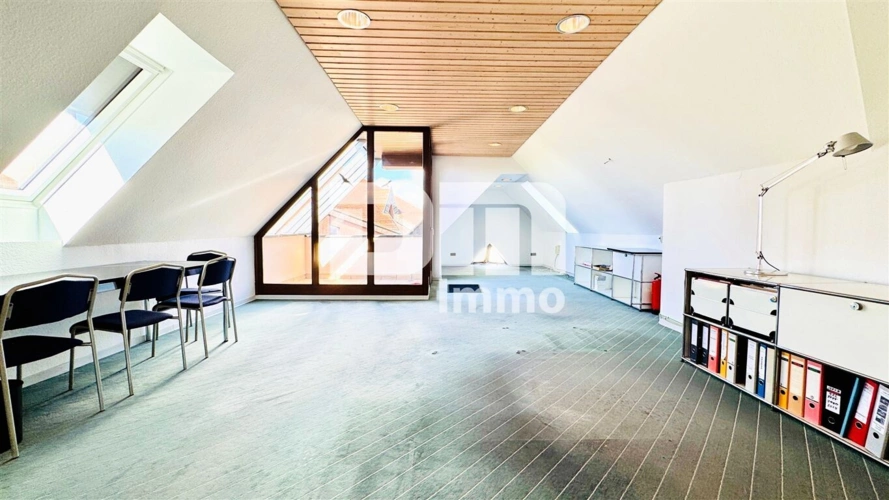 Raum 2 groß / Zugang Balkon