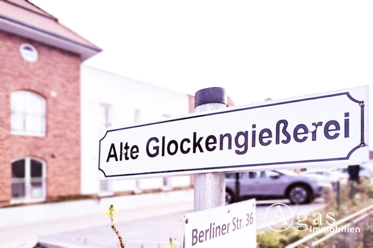Wohnbereich mit Balkonzugang