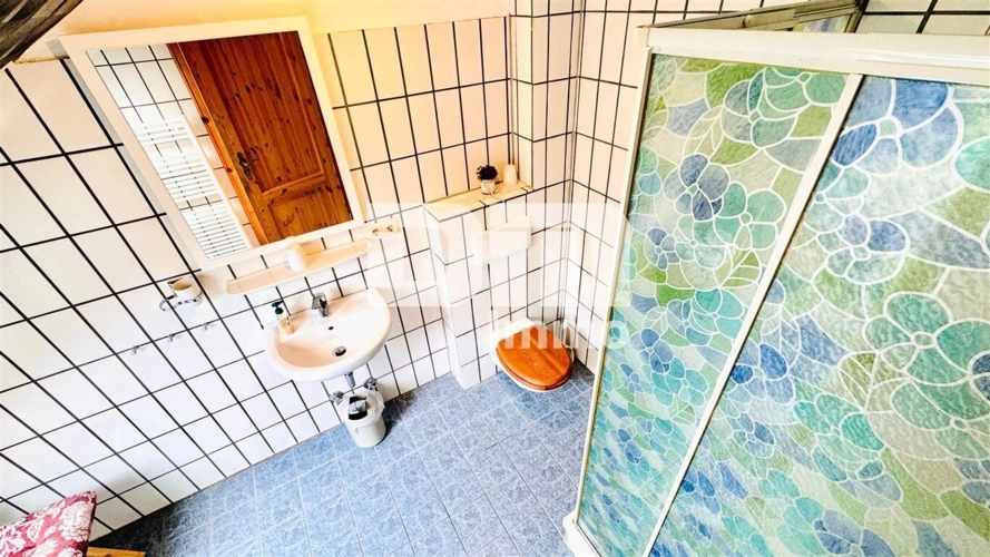 DG Gebäude 3 Ferienwohnung groß / Bad Dusche,Wanne