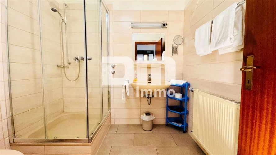 OG Gebäude 2 Zweibettzimmer / Duschbad / Balkon