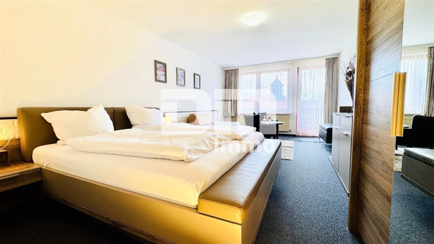 OG Gebäude 2 Zweibettzimmer / Duschbad / Balkon
