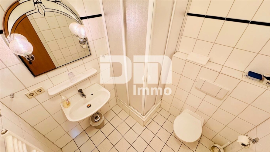 OG Gebäude 3 Zweibettzimmer / Duschbad / Balkon