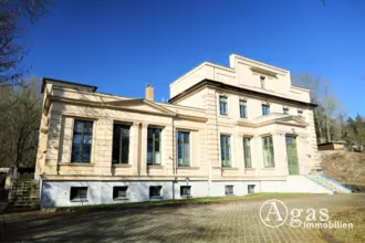 Denkmalgeschütztes Wohn- und Geschäftshaus im italienischen Villenstil