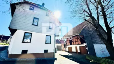 Großer Dreiseithof mit 2 bis 3 Wohneinheiten, 3 Nebengebäuden + großem Grundstüc...