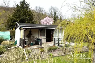 Gartengrundstück mit Ferien-Bungalow am Ortsrand von Liepe in einer Gartensiedlu...
