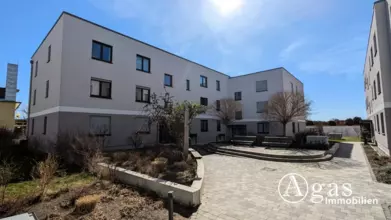 exklusive 3-Zimmer-Wohnung mit Balkon und Tiefgaragenstellplatz befristet zu ver...