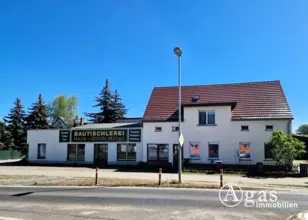 Wohnhaus mit Wintergarten und ca. 350 m² Werkstatt und Doppelgarage in verkehrsg...